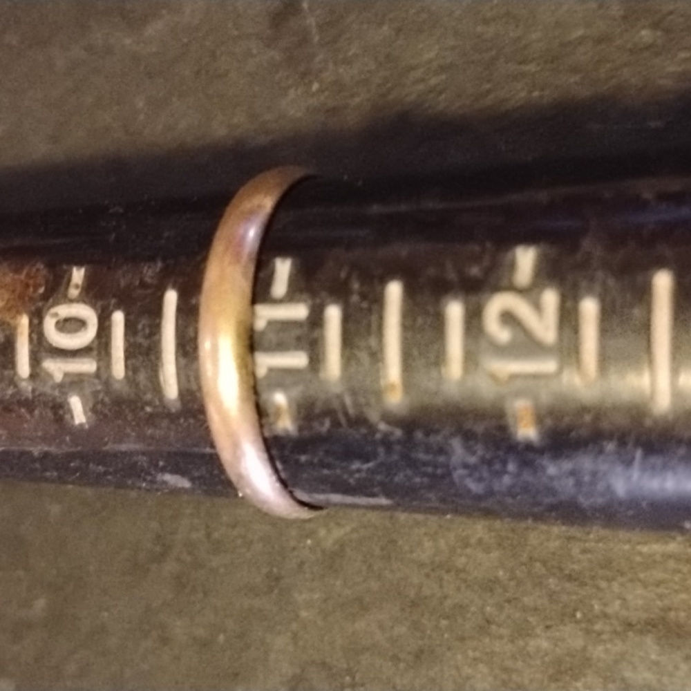 Gold ring - Picture 2 of 5